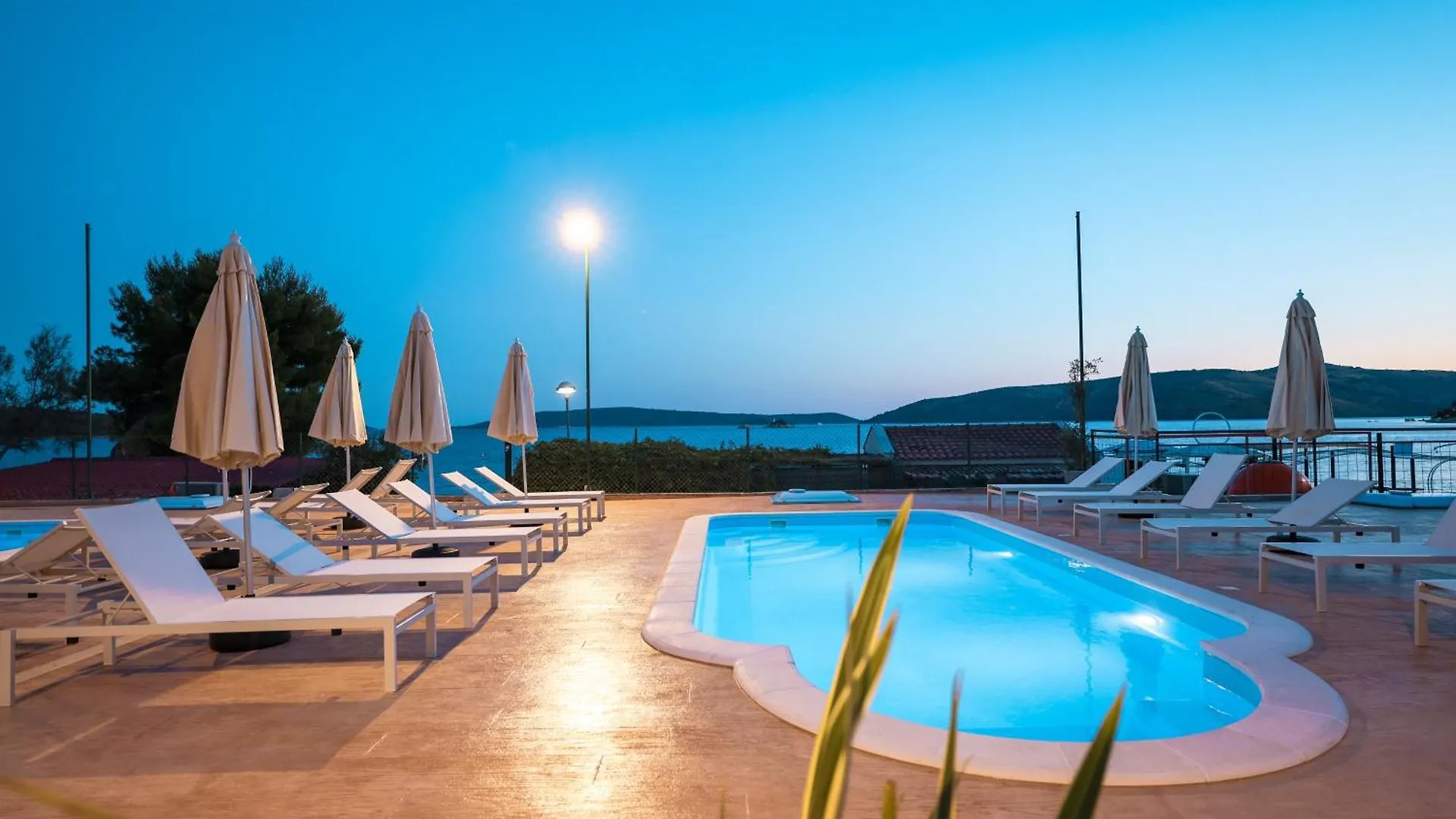 Apartments Medena Trogir 0*,